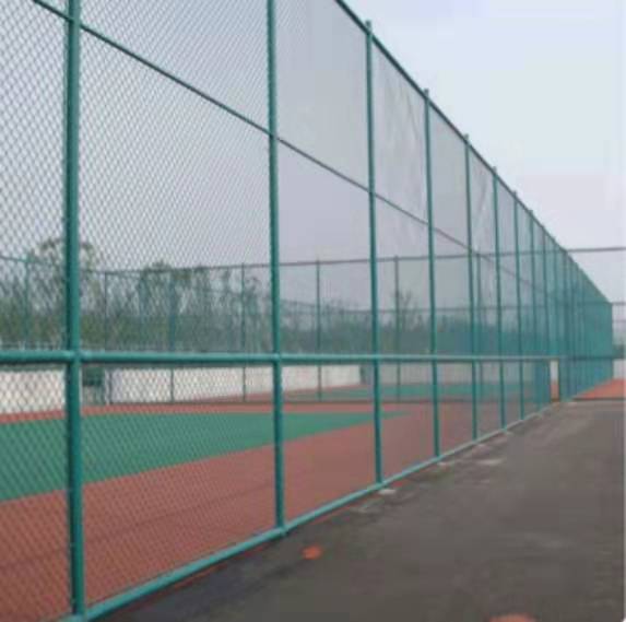 杨浦区球场护栏网怎么安装
