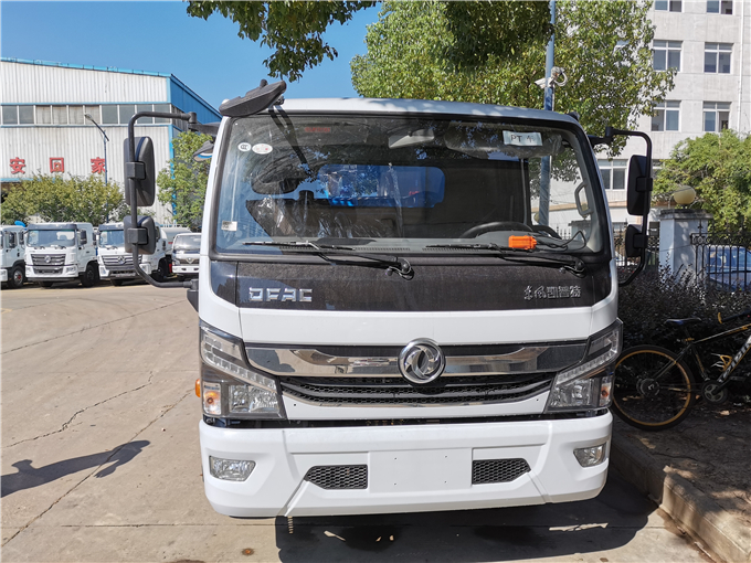 液态泥密封运输车