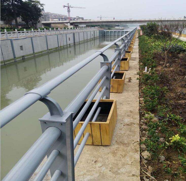 郑州现货天桥护栏种类多样量大从优质量优良可按需定制