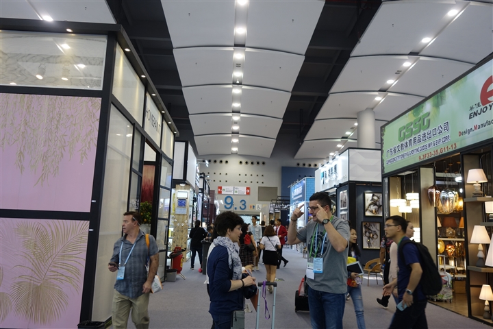 关于在哪里可以预定2024年广州照明展配件标准摊位