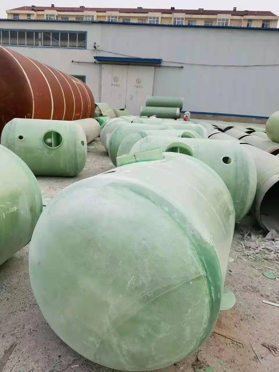 三格玻璃钢运输罐污水处理污水化粪池小型蓄水罐​