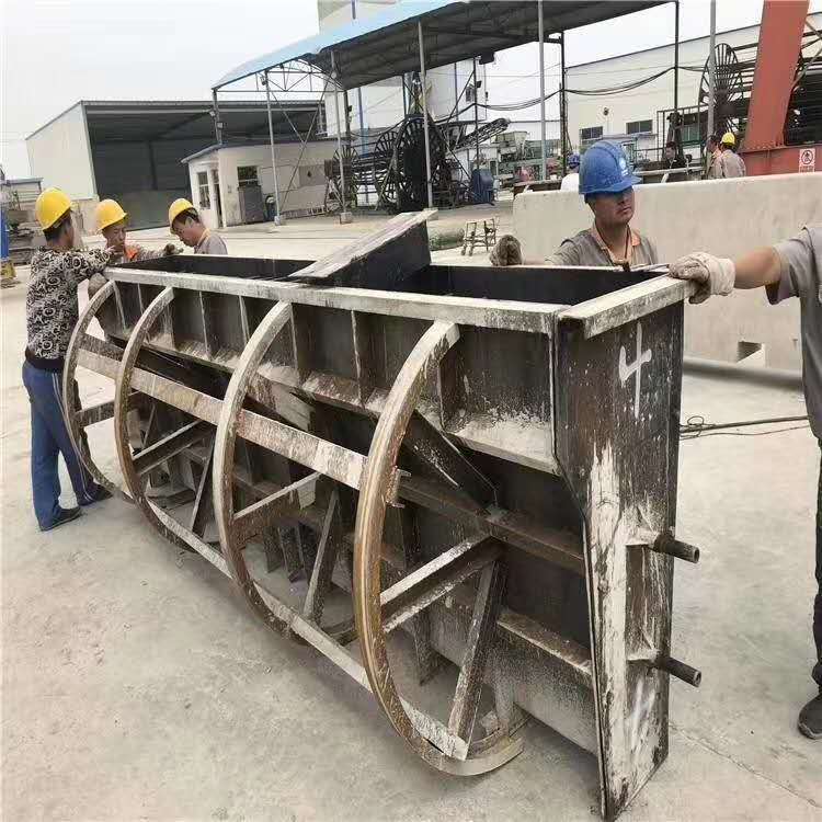 武威隔离墩模具厂家 预制水马模具 生产工艺简单