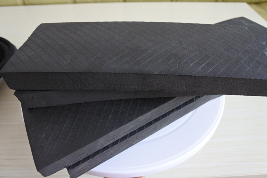高密度黑色发泡泡沫板一般用多厚-桥梁伸缩缝泡沫板