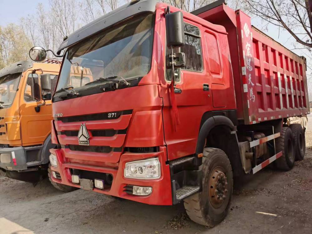 安徽安庆供应100台豪沃工程车 5.6-5.8米大箱 重汽发动机 原版车况