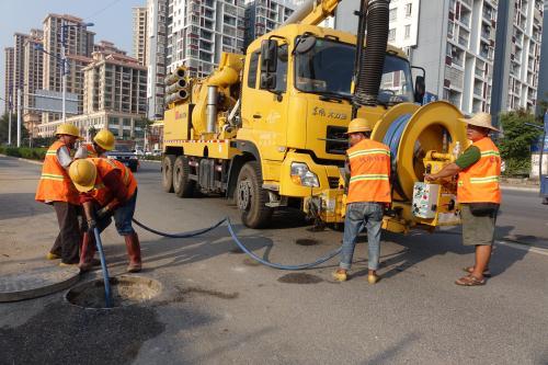 塘沽新港附近的污水管道疏通清理