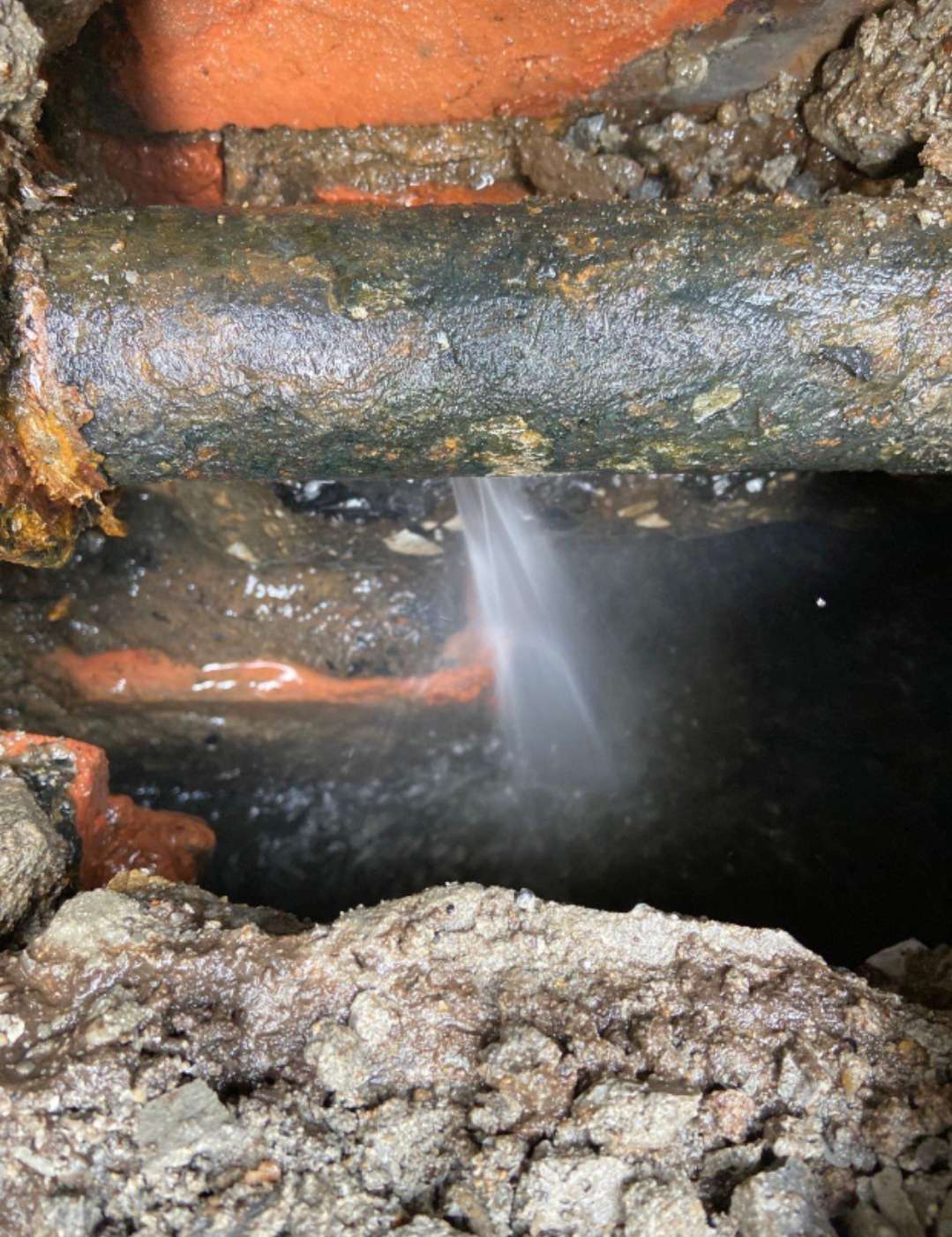 维修水管漏水，深圳宝安区供水管道渗水查漏定位