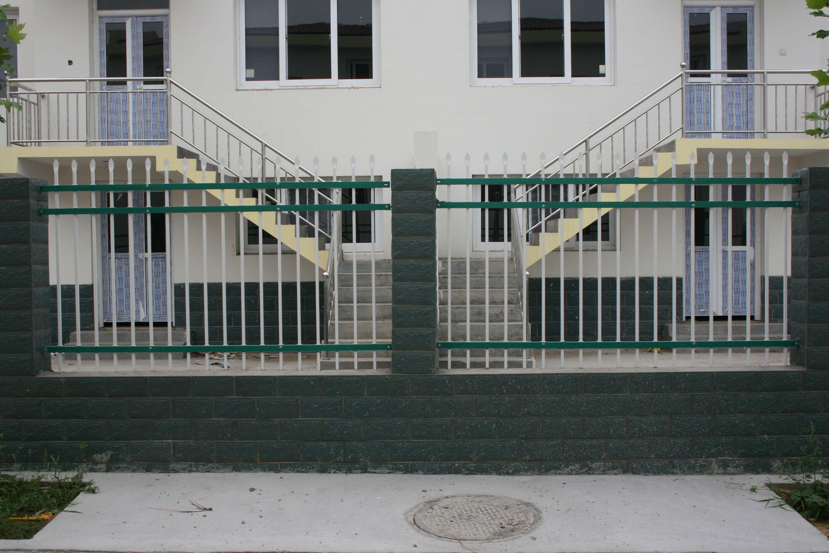 上海锌钢围墙隔离栏-锌钢栅栏-园区围墙护栏-豪衡高品质现货-支持定制