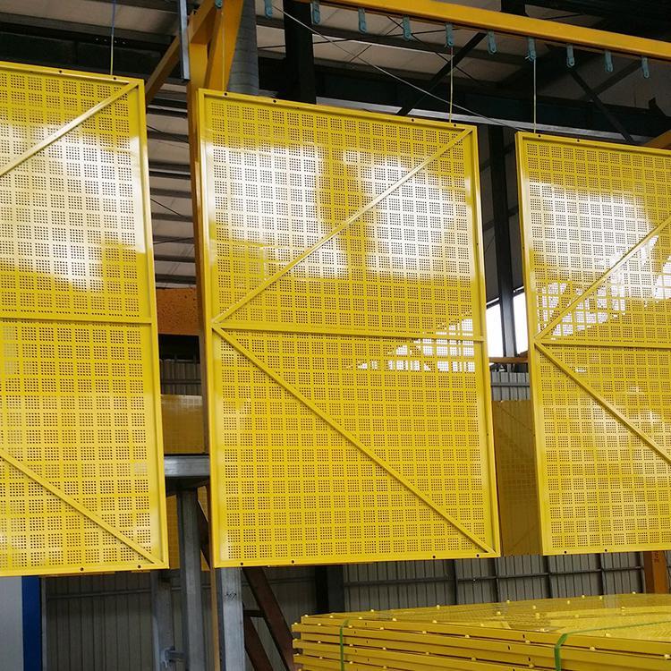 爬架网厂家直供高层建筑外墙防护用钢板冲孔安全网