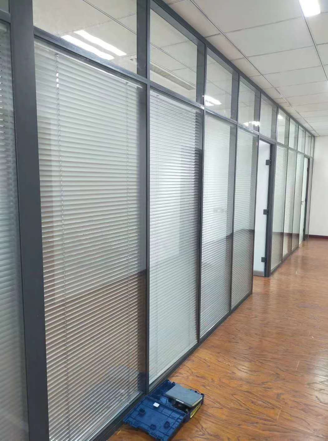黄岛办公室隔断安装 装修公司 隔墙用什么材料