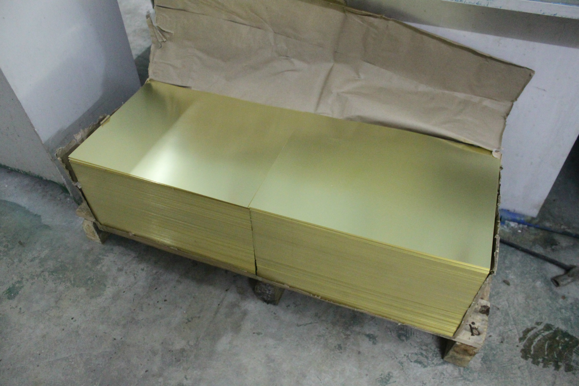 H65贴膜光面黄铜板激光切割黄铜板