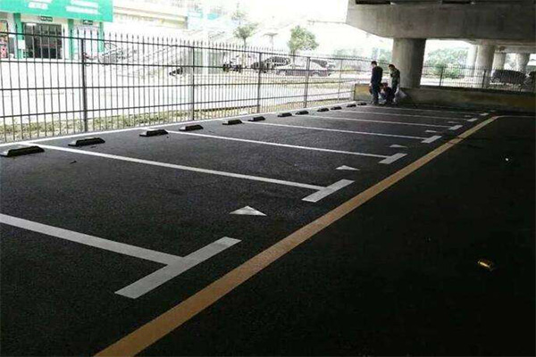 南阳停车场道路划线