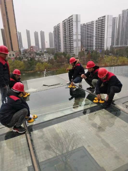 上海玻璃破损维修公司