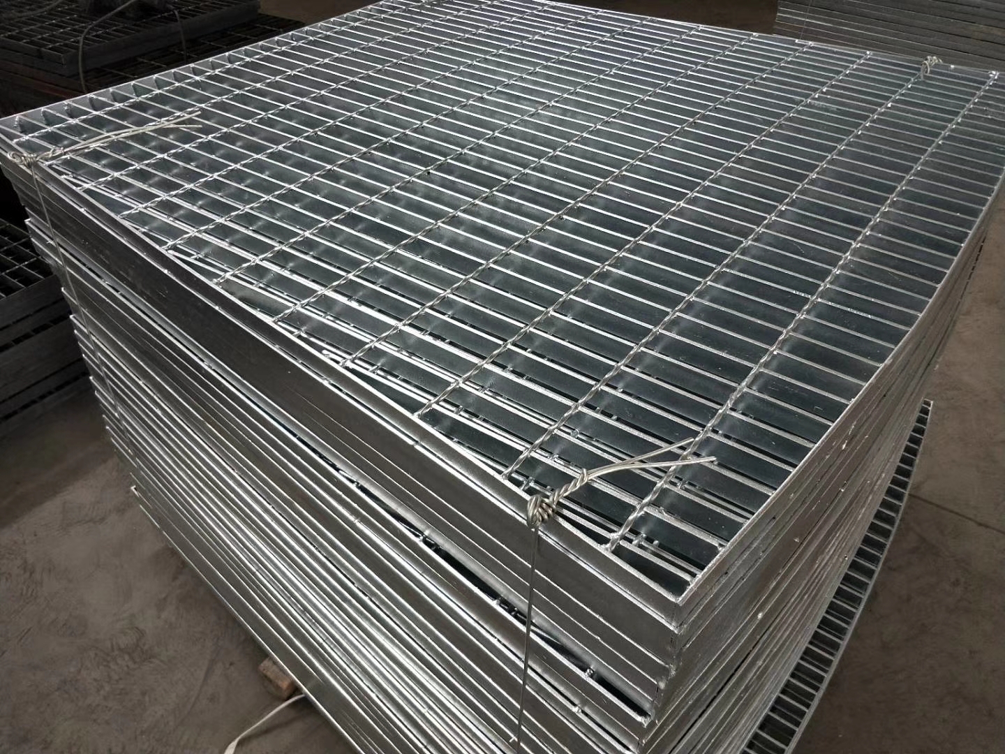 河南镀锌钢格栅板厂家直销 价格透明 格美瑞钢格板