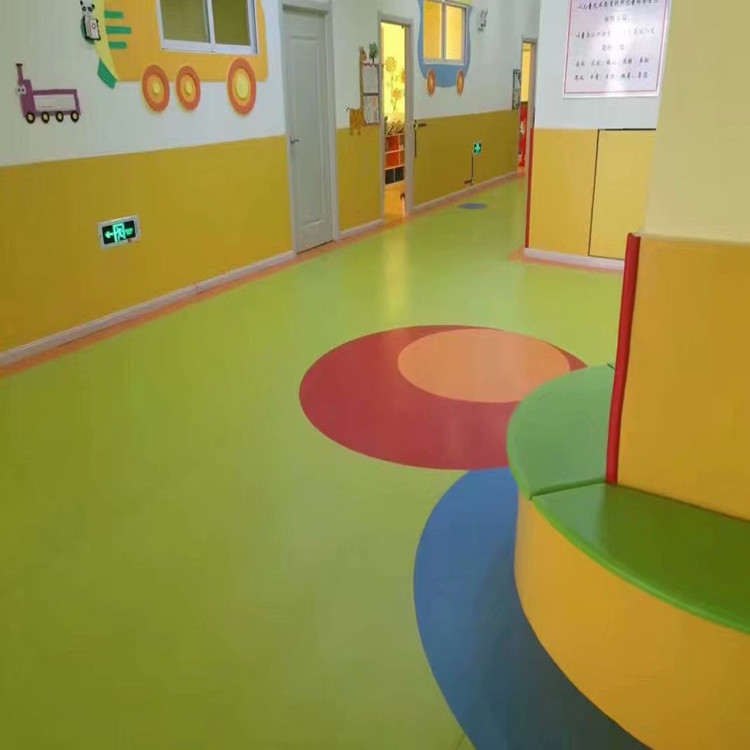 幼儿园防滑地胶保养