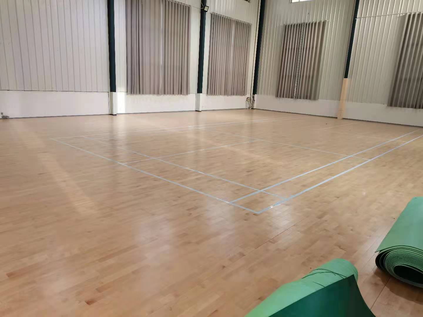 西宁篮球馆枫桦木运动木地板安装