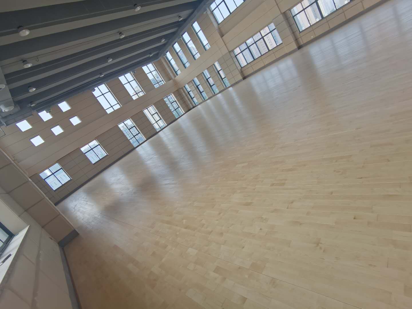 邯郸体育馆木地板翻新