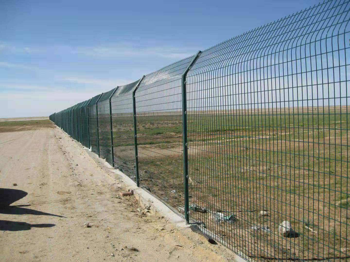 高速公路圈地围栏网厂家批发A高速公路圈地围栏网的价格