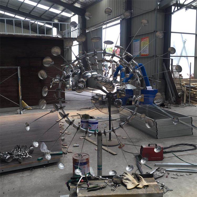 小区电动风动雕塑厂家-彩钢制作-拉丝电动风动雕塑厂家