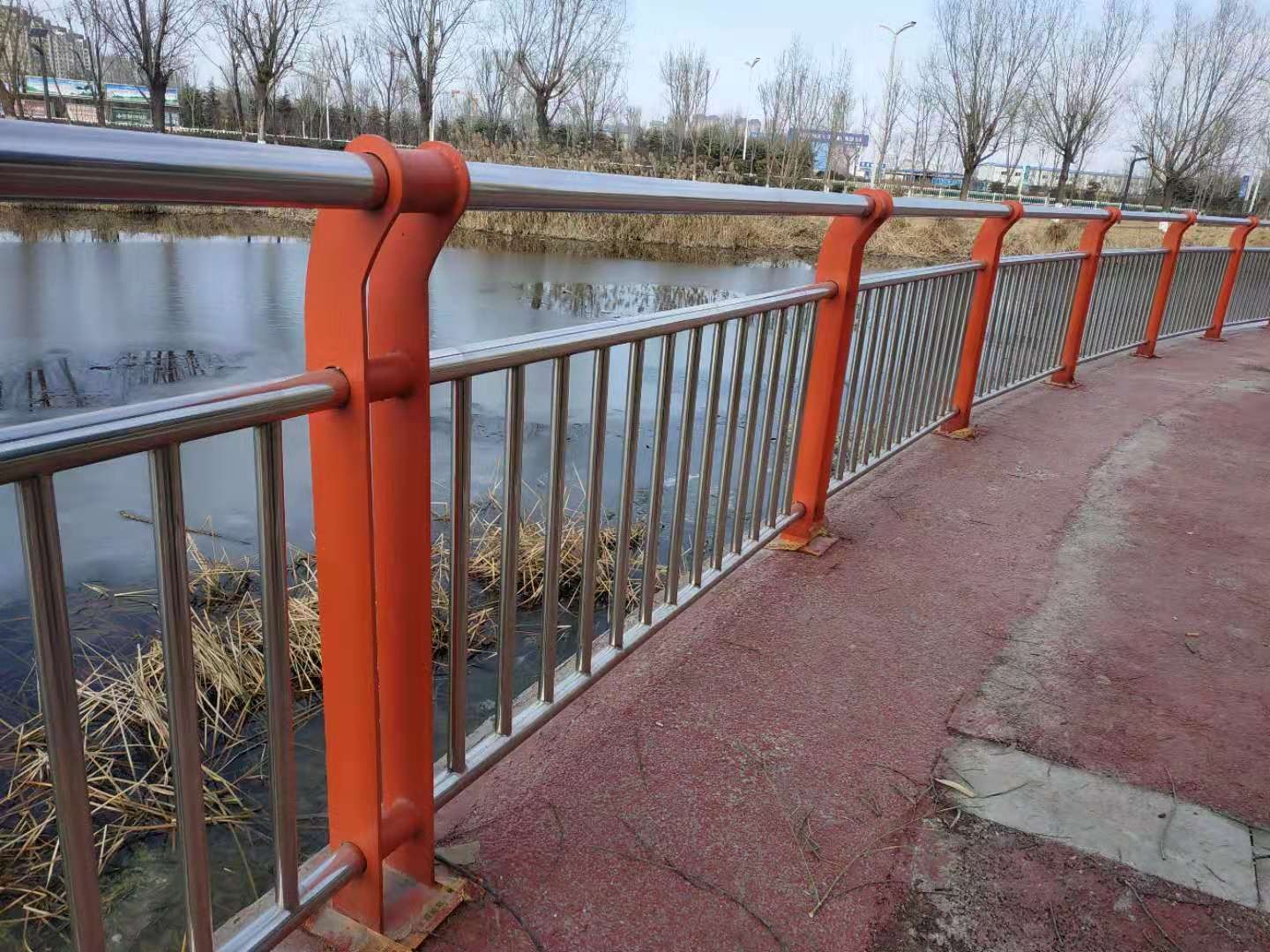 桥梁护栏厂家，桥梁护栏国标是哪个？