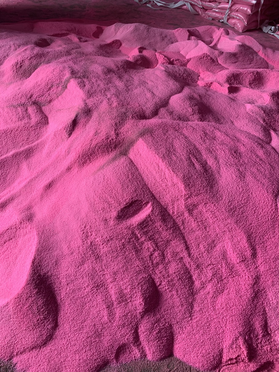 旅游景区造景用粉色彩砂 粉色沙子规格齐全 厂家批发