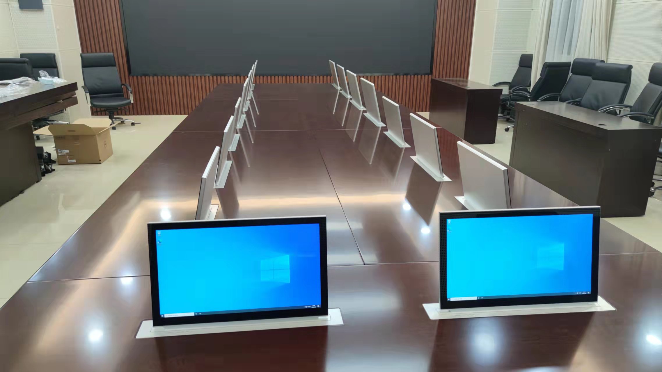 会议室触摸桌牌话筒异步升降一体机经验丰富思可创品牌会议系统