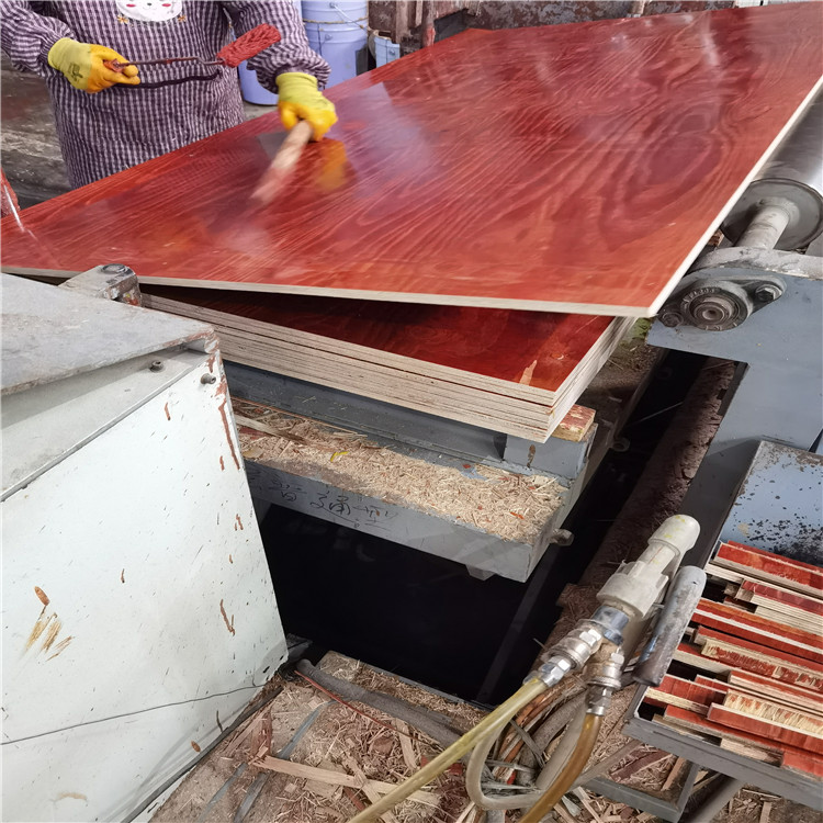 建筑红模板 建筑小红板定制 贵港市锐特木业有限公司
