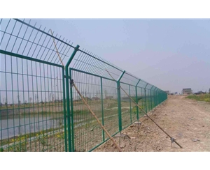 洪山 城市交通隔离防护栏实力厂家道路围栏网