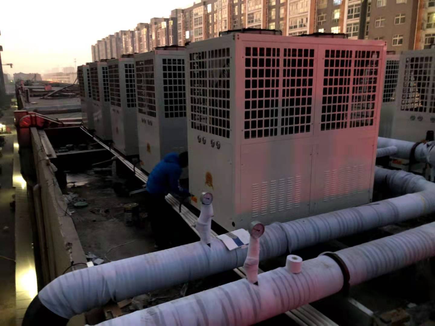 佛山海尔空气能热泵安装价格 泳池维护改造