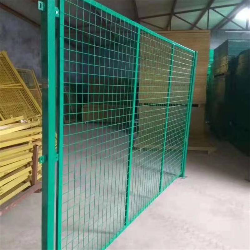 运动场菱形孔围栏 篮球场护栏网 绿色焊接边框防护网