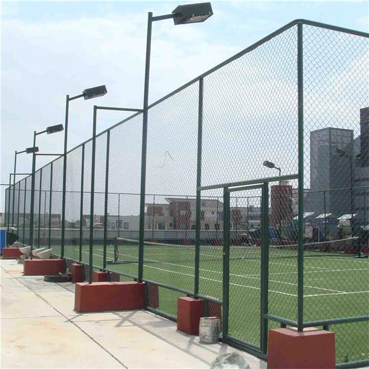 篮球场护栏网 足球场围网勾花护栏免费设计来图定制上门安装