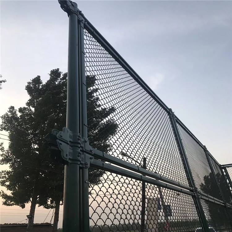 奥耐丝网防护隔离 锌合金球场护栏围网长期销售 广西球场护栏围网