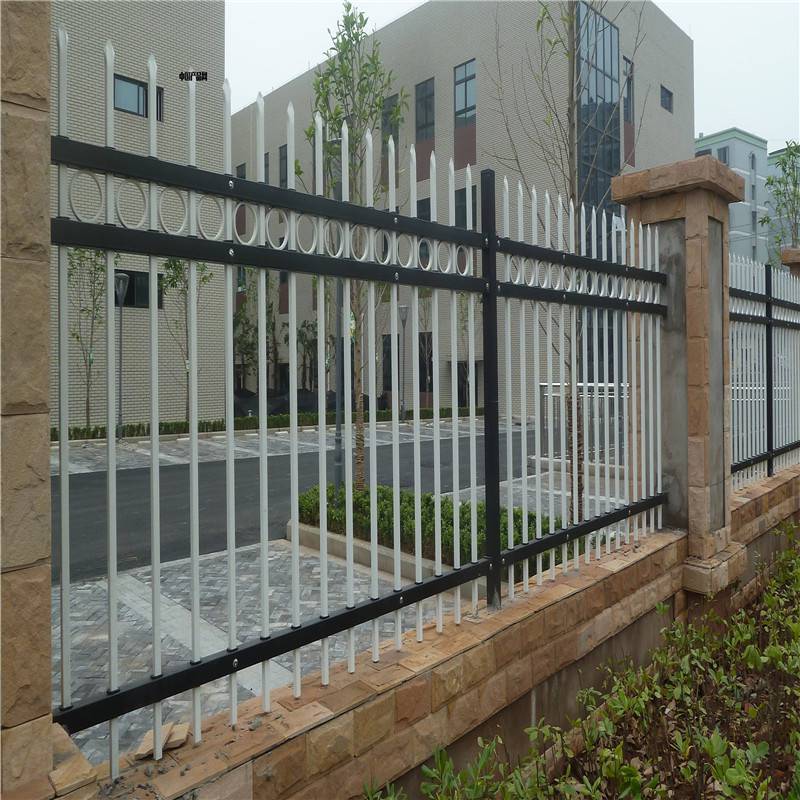 竖管隔离护栏网 防腐草坪护栏 三横梁1.5米防护网