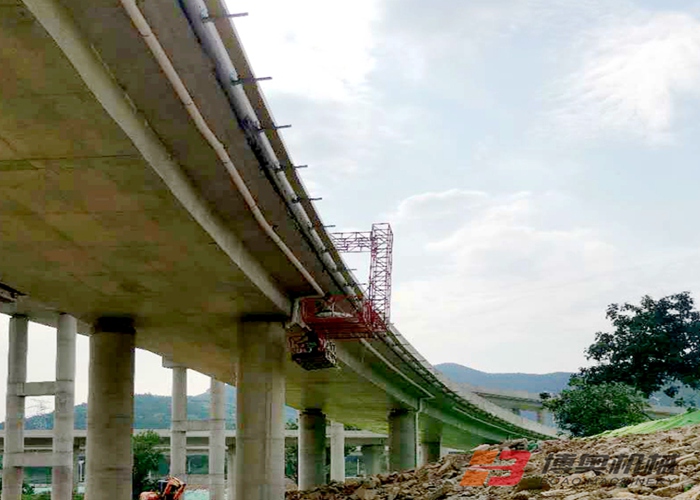 杭州高铁桥排水管吊笼