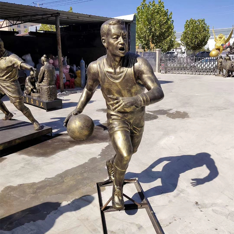 玻璃钢打篮球人物雕塑，仿铜运动人物雕塑