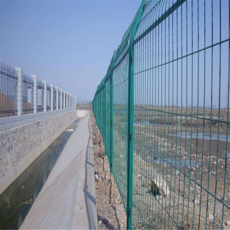 厂区围栏网 车间铁丝围栏 高速公路防护网