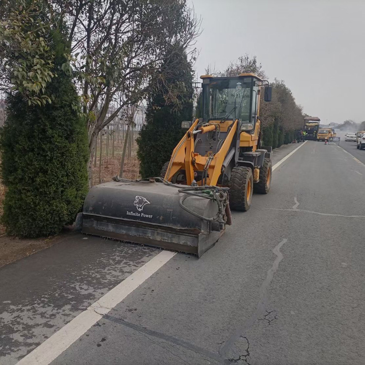 无尘清扫 路面扫地机 亚欧重工 铲车清扫车