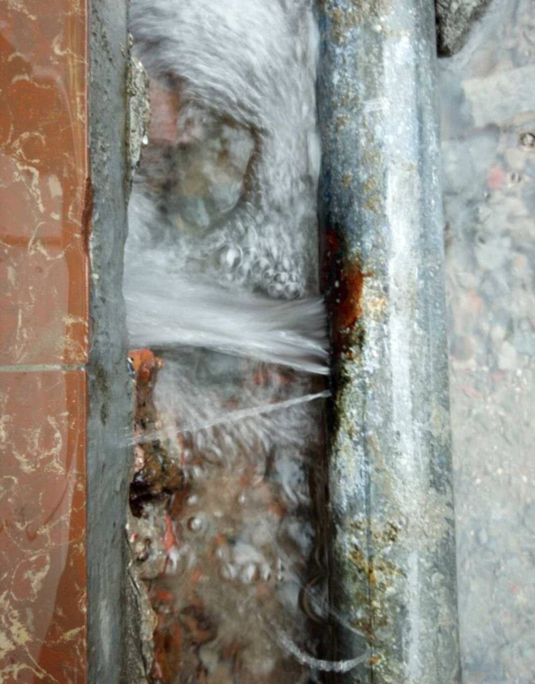 东莞上门检测各种水管漏水，套房暗水管掉压查漏多少钱