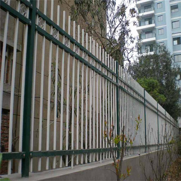 Q235工厂围墙防护栏经久耐用 河南郑州工厂围墙防护栏防护隔离