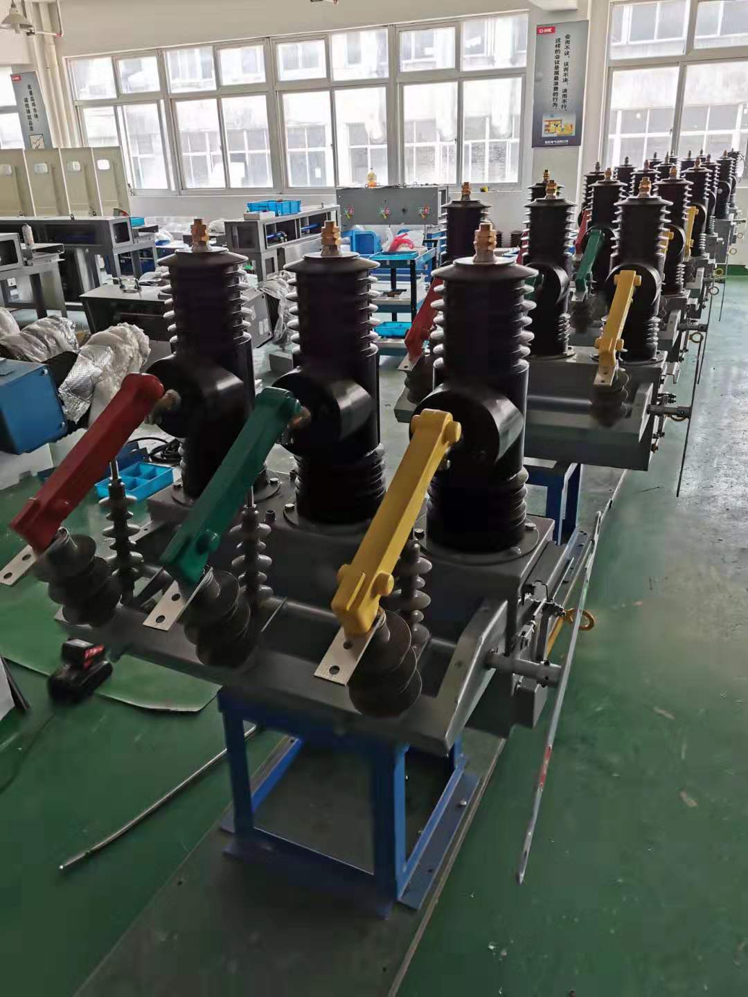 乌鲁木齐35KV柱上断路器供应 陕西南业电力设备有限公司