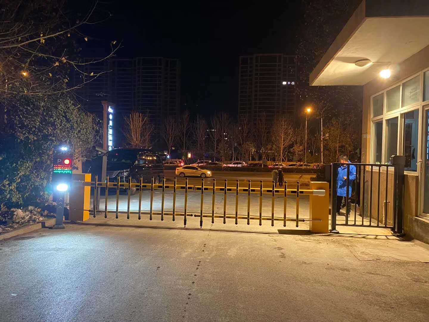 济南高新区快速道闸 自动停车杆 生产厂商定制