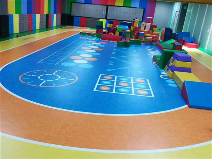 新疆塑膠運動地板 塑膠跑道運動地板