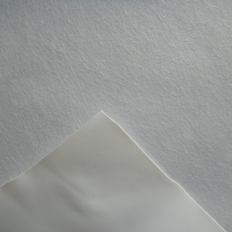 230克白色PVC复合涤纶无纺布 ISO10993