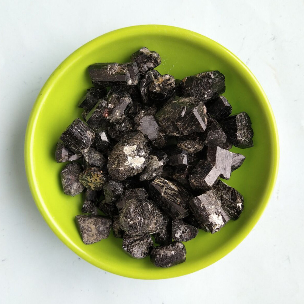 新疆晶体电气石 黑色电气石颗粒 托玛琳原矿 厂家直供规格齐全