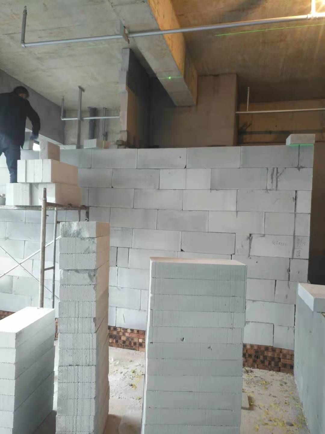 长沙轻质砖隔墙包工包料厂家批发多少一平方