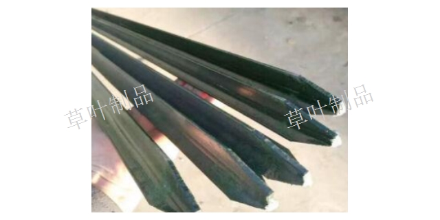 新疆角铁挂线桩联系方式 新疆草叶金属制品供应