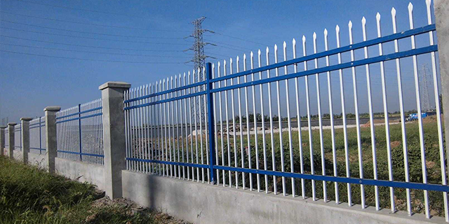 襄阳标准锌钢护栏定制 湖北华栏达金属制品供应