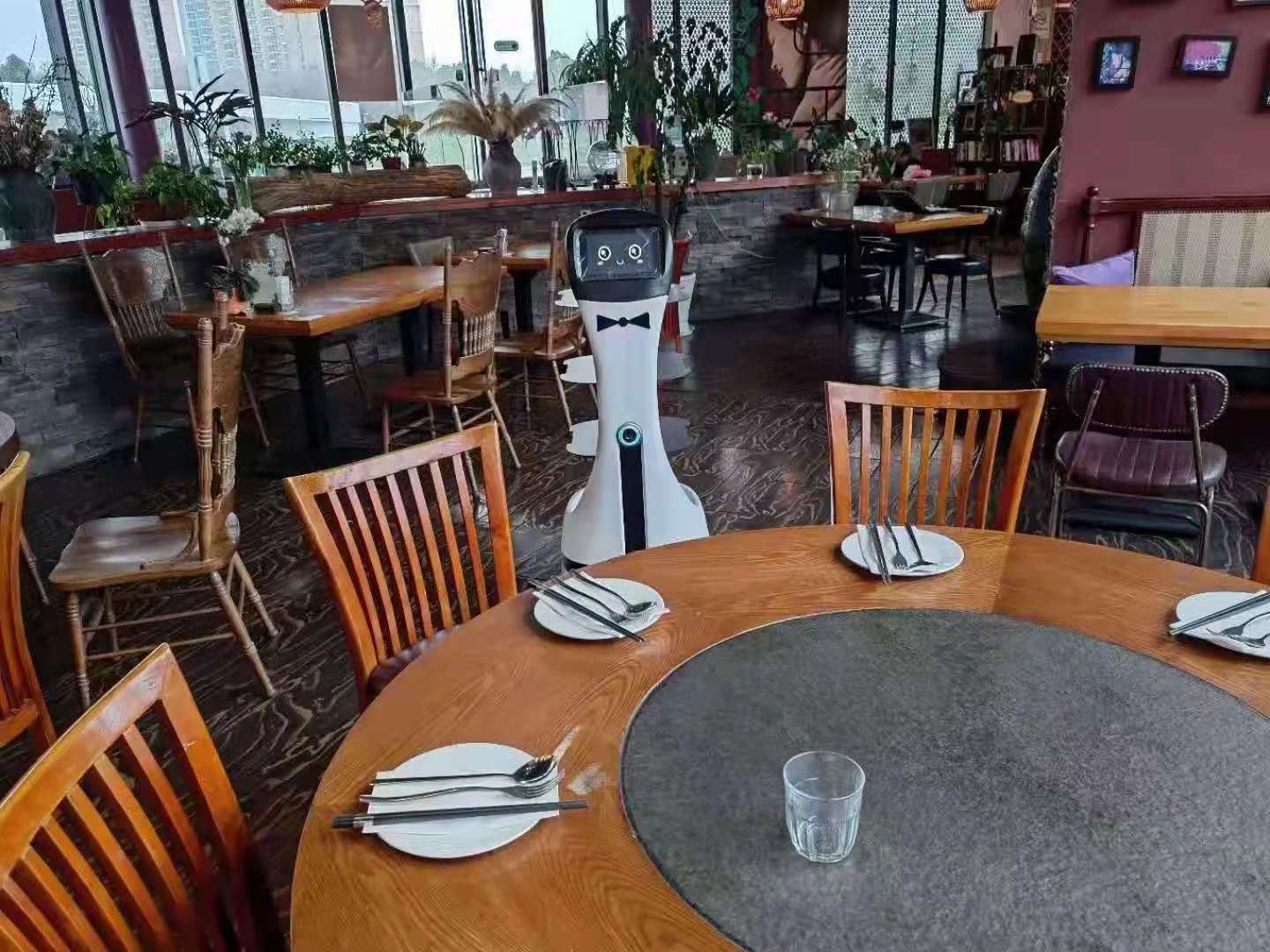 上海智能送餐机器人