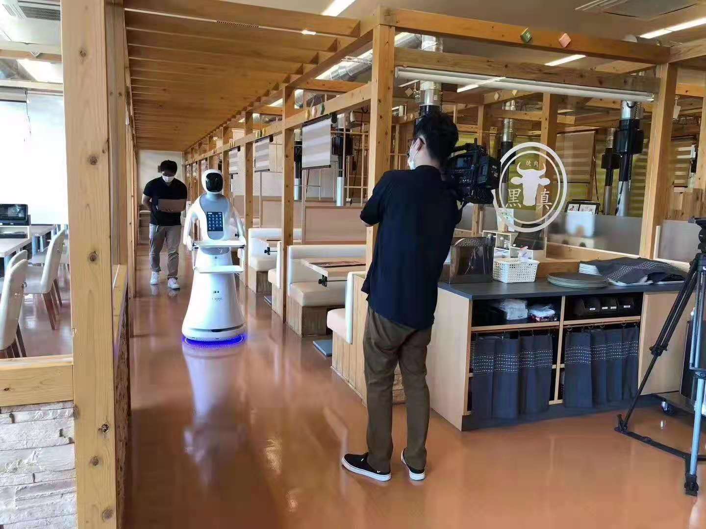 南宁智能送餐机器人