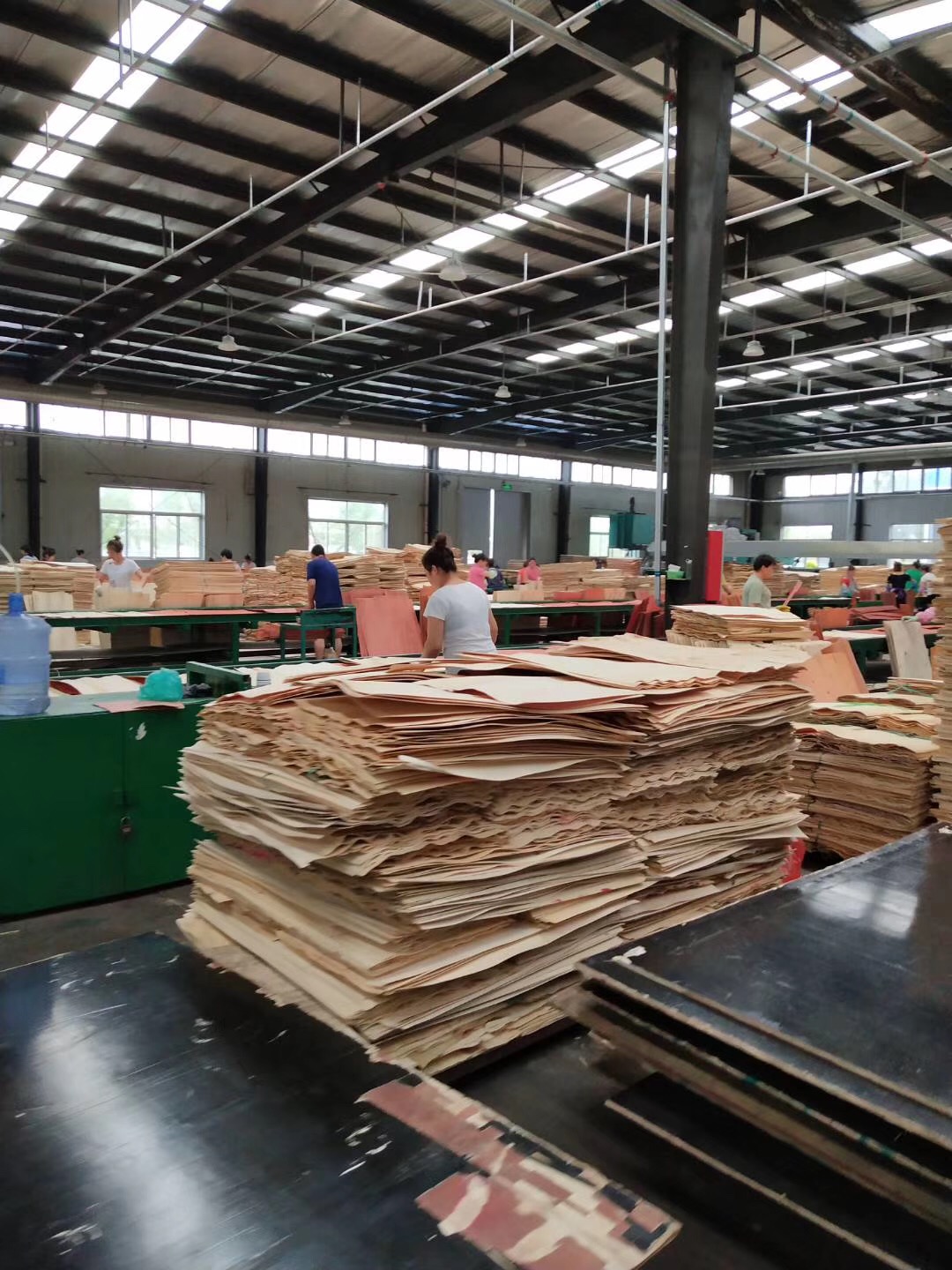 建筑红模板生产厂 镜面覆膜建筑模板 江苏中太木业