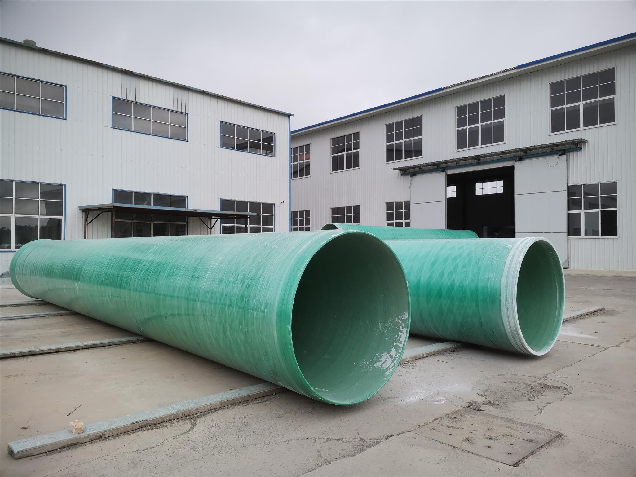 纯玻璃钢管可用于自来水管道,安全系数高.